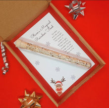 Cargar imagen en el visor de la galería, Personalised Reindeer Food with reusable tube, cork stopper, and wildlife-friendly ingredients for Christmas Eve magic.
