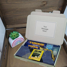 Cargar imagen en el visor de la galería, Men&#39;s Letterbox Gift Hamper containing chocolates, puzzles, and personal care items.
